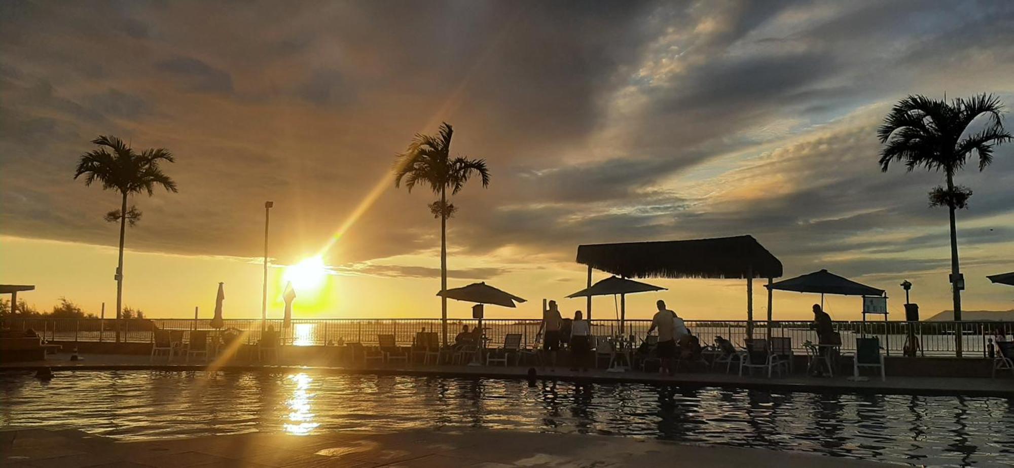 Golden Lake Resort - Apart Hotel - Arraial Do Cabo Bagian luar foto